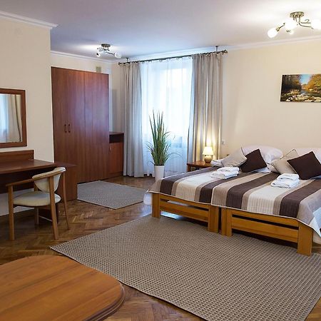 Dw Halicz Hotel Солина Екстериор снимка