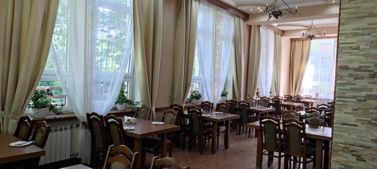Dw Halicz Hotel Солина Екстериор снимка