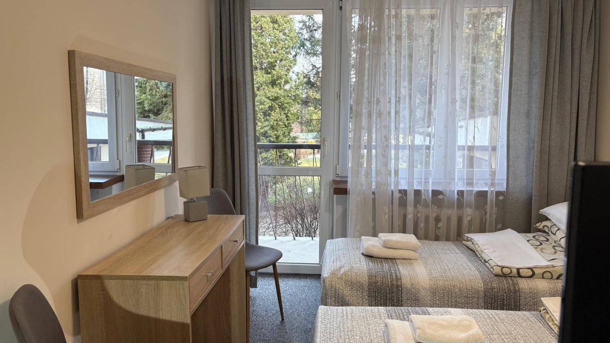 Dw Halicz Hotel Солина Екстериор снимка